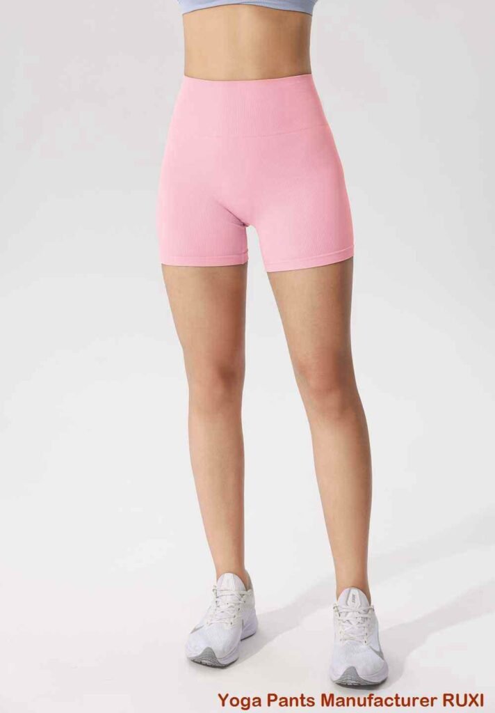 pantalones cortos de yoga beige