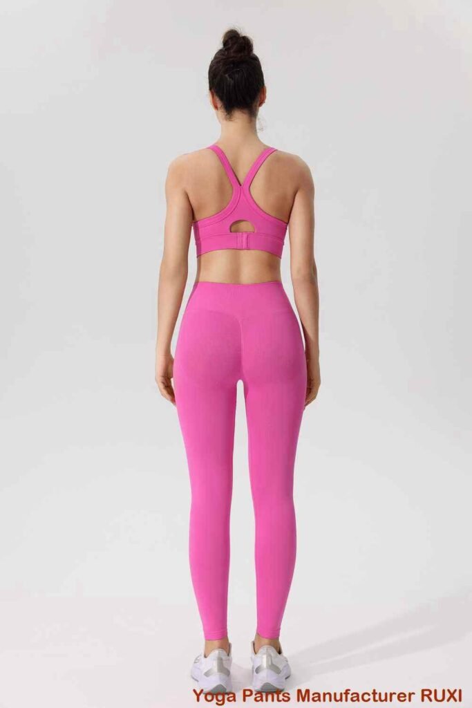 Pantalones cortos de yoga acampanados
