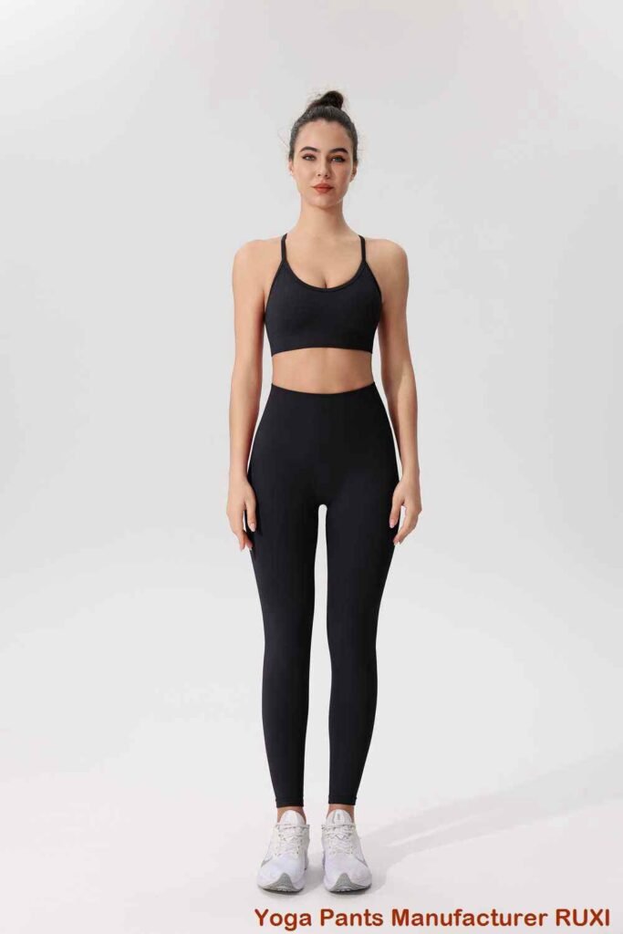 pantalones negros cortos RUXI