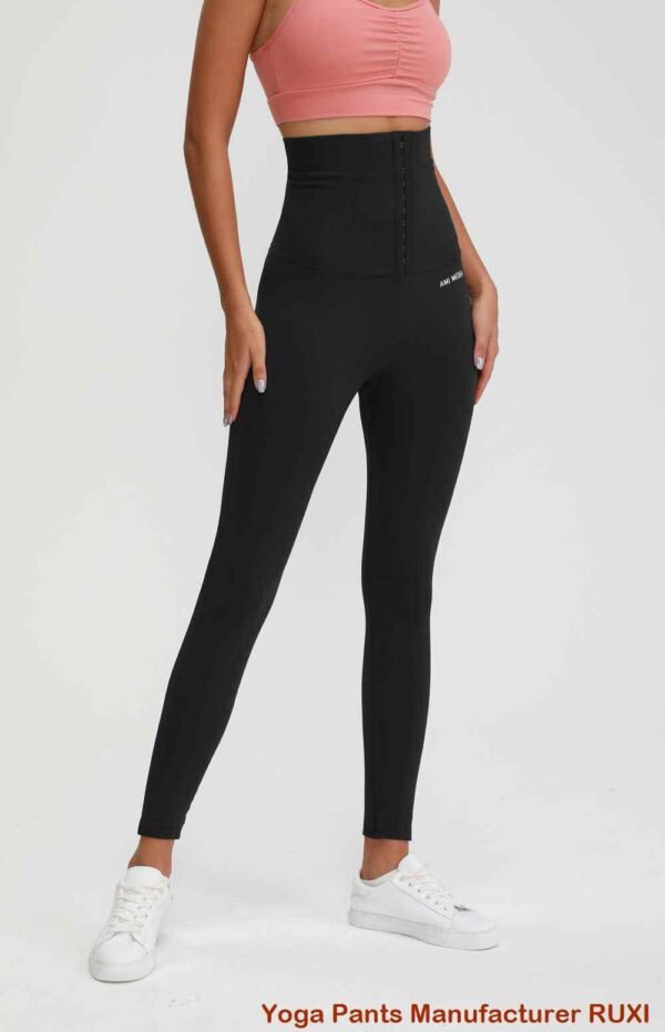 pantalones cortos de golf de color rosa