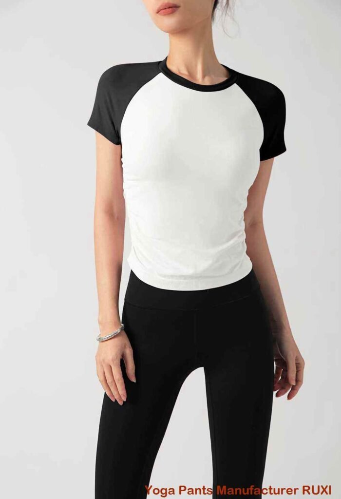 Mujeres en pantalones cortos para correr