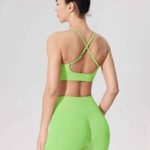 pantalones cortos de fitness en barra